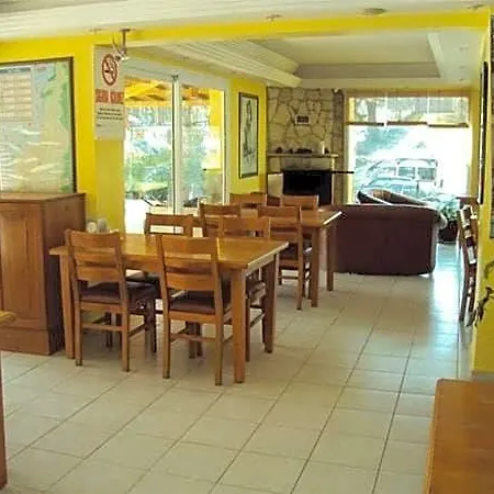 Opus Hotel 2*