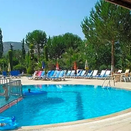 Opus Hotel 2*